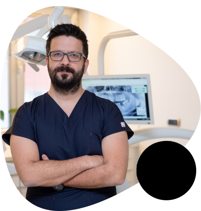 https://www.zeosdental.com/wp-content/uploads/2022/11/img-people-02-1-1-1-640x674.png